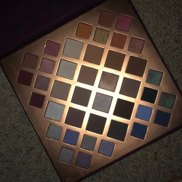 🎆 ULTA BEAUTY ENDLESS EYES PALETTE & 2 LIP COLORS - Picture 2 of 5